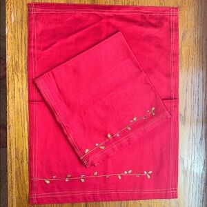 Tag Red Placemat and Napkin Set